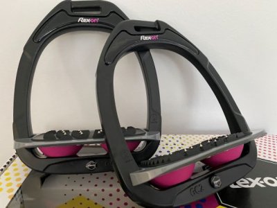 Flexon Green Composite Stirrup - Image 18