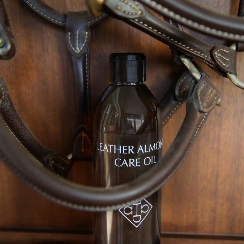 Grooming Deluxe Leather Almond Care Oil - Image 2