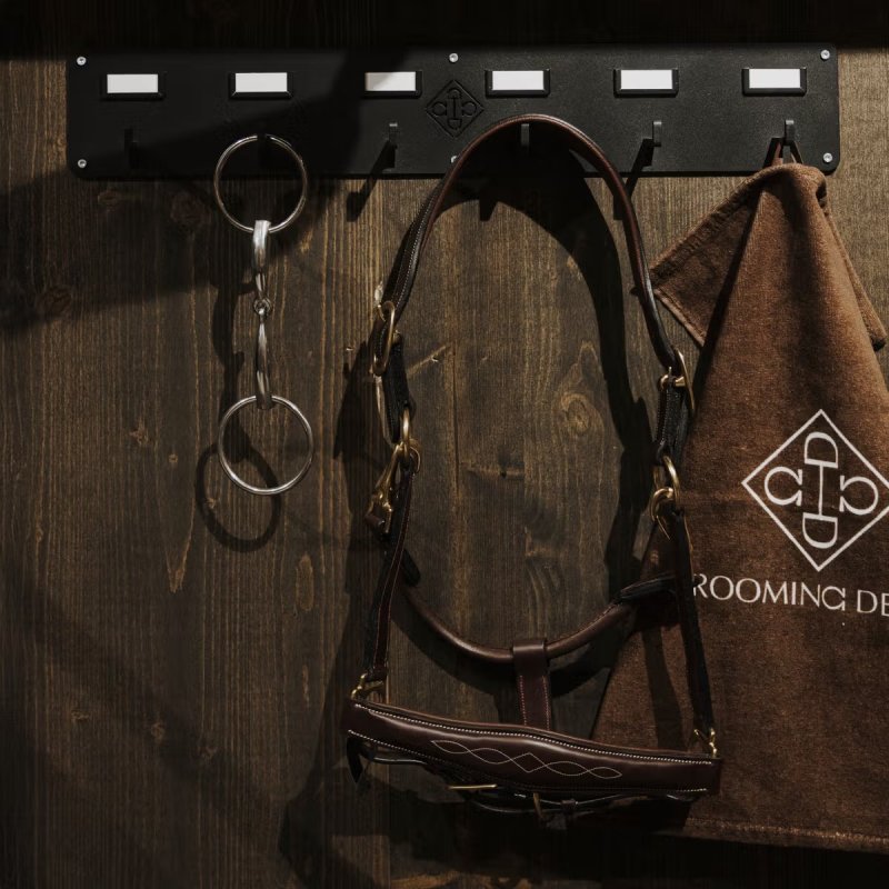 Grooming Deluxe Bridle Hanger with 6 hooks & Name Tag - Image 5