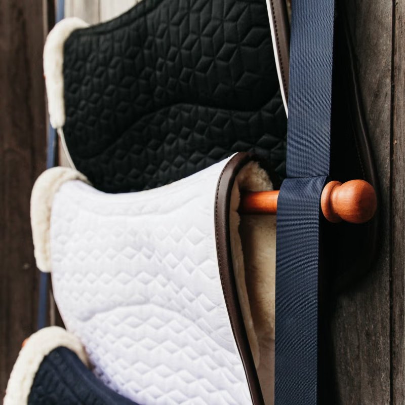 Grooming Deluxe Saddle Pad Holder Luxe - Image 3